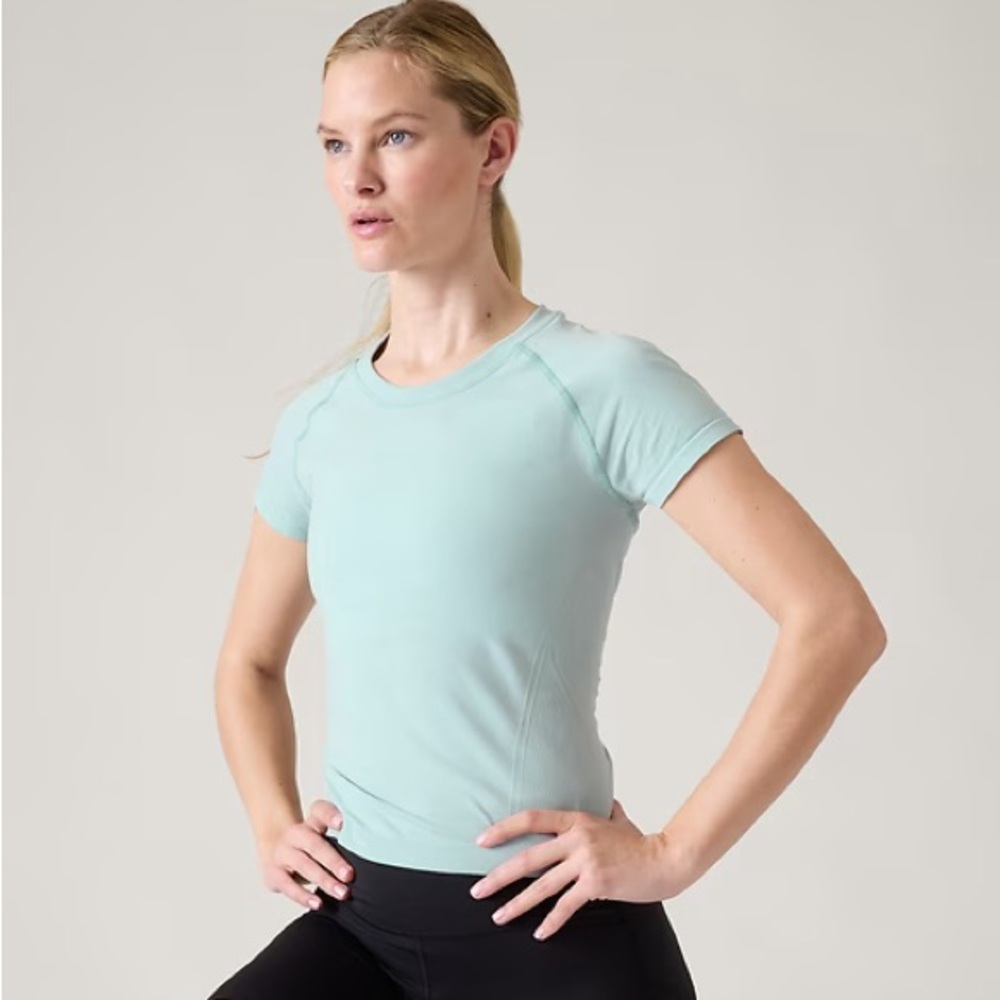 Momentum Seamless Sport Length Tshirt